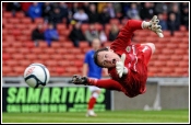 Linfield Keeper Diving